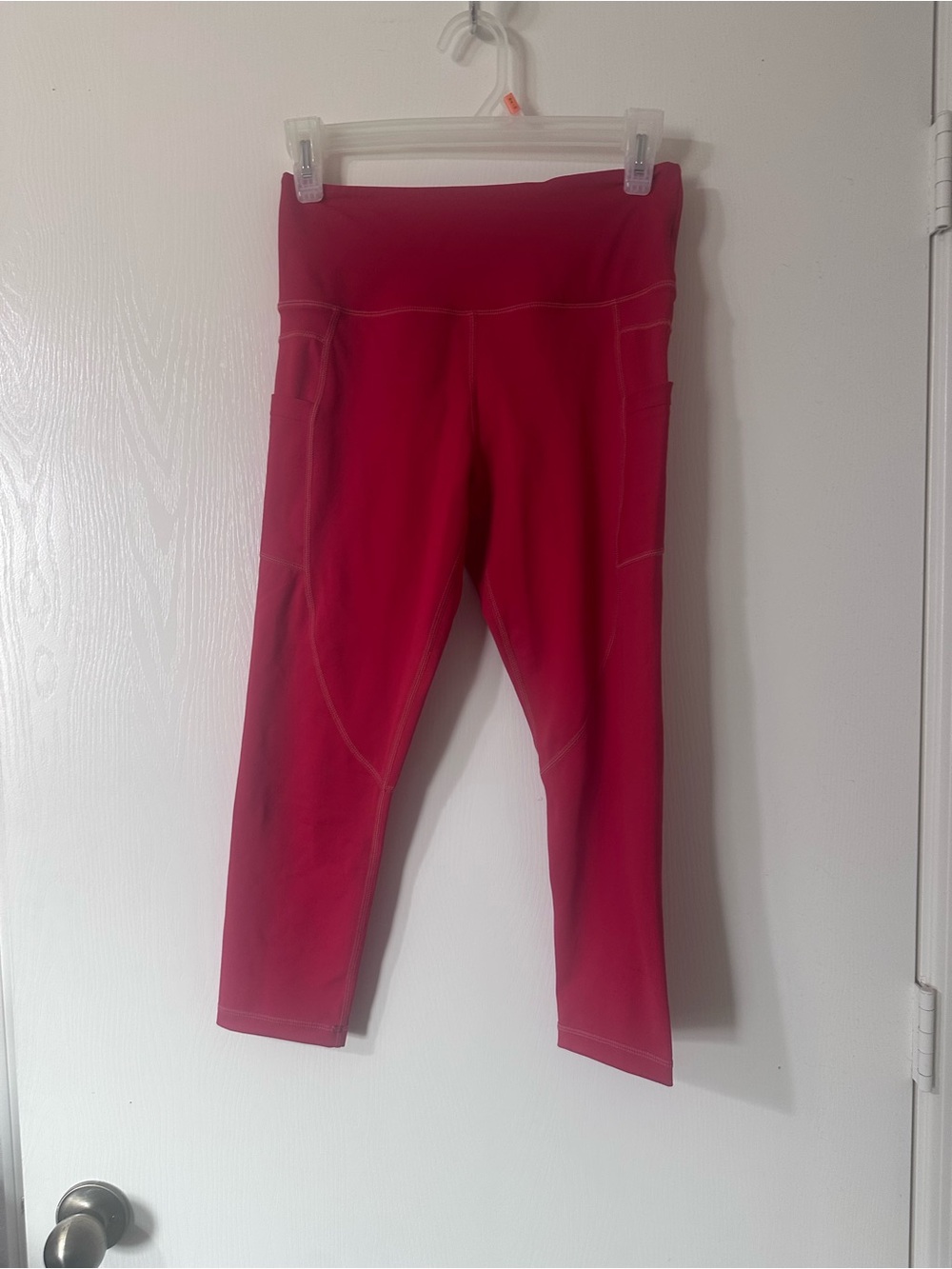 ZYIA Light n Tight Capri Leggings - Red -Size 4